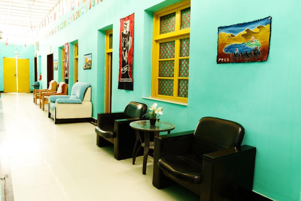 Happy Station Hostel ตุนหวง ภายนอก รูปภาพ